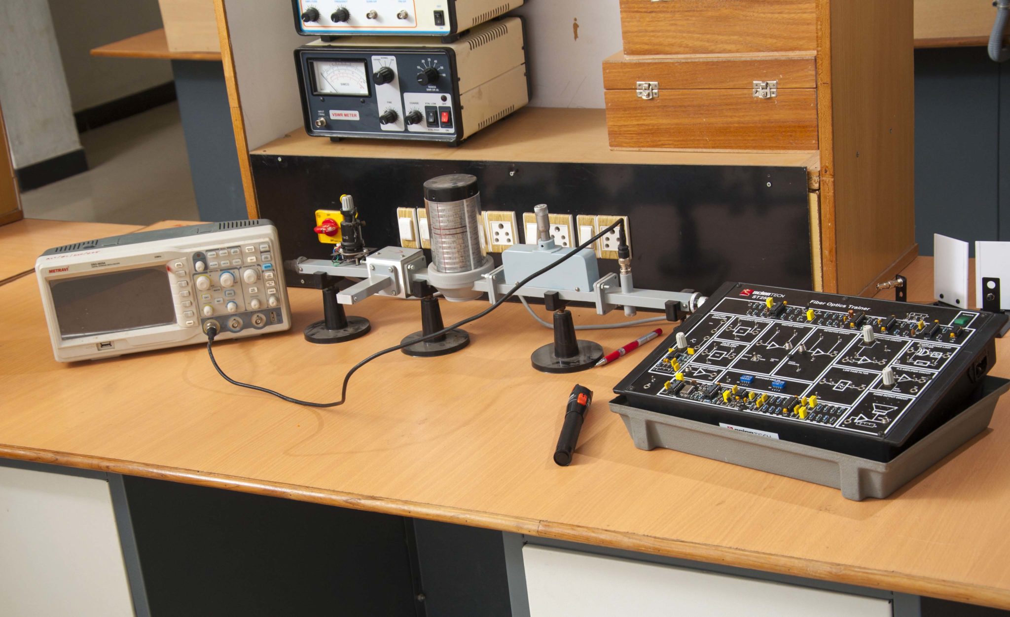 Electronics And Communication Engineering Laboratories Arjun College